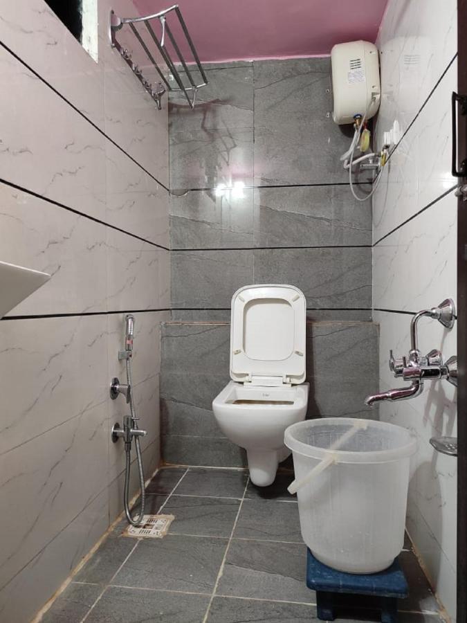 Hotel Krishna Pārdi Dış mekan fotoğraf